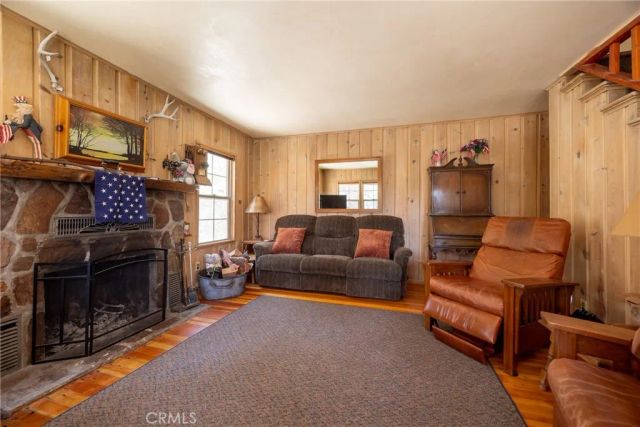 352 Big Bear Trail, Fawnskin, CA 92333