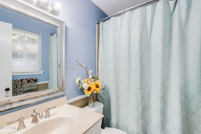 125 Hayden Avenue, Pass Christian, MS 39571