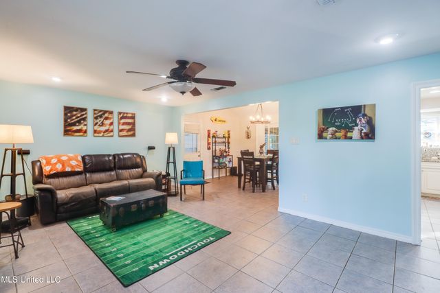 125 Hayden Avenue, Pass Christian, MS 39571