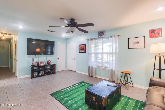 125 Hayden Avenue, Pass Christian, MS 39571