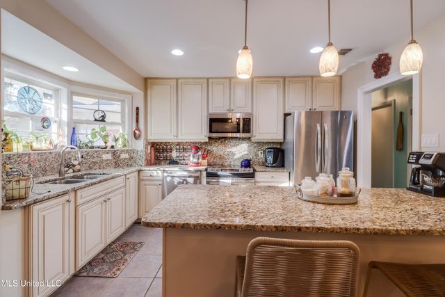 125 Hayden Avenue, Pass Christian, MS 39571