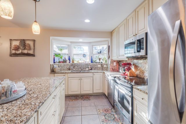 125 Hayden Avenue, Pass Christian, MS 39571