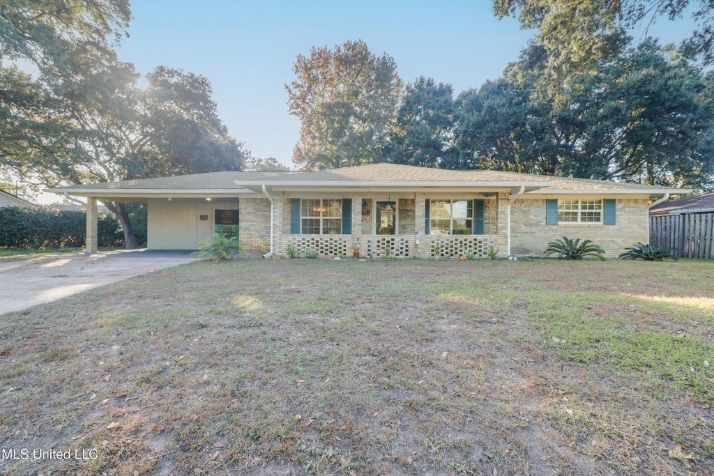 125 Hayden Avenue, Pass Christian, MS 39571