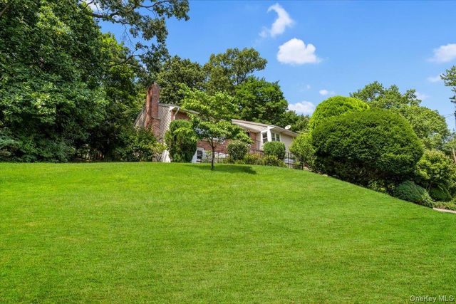 31 Claudet Way, Eastchester, NY 10709