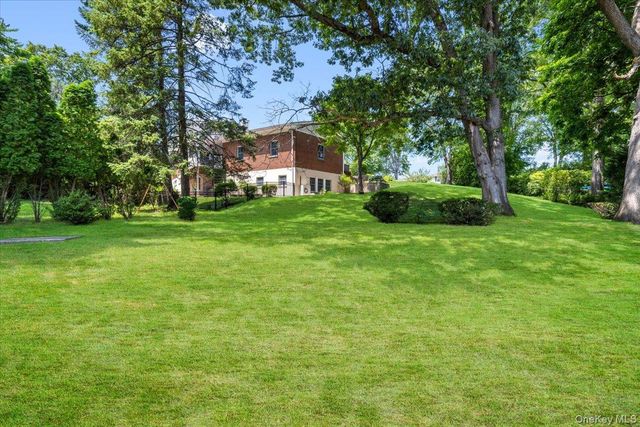 31 Claudet Way, Eastchester, NY 10709