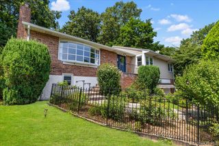 31 Claudet Way, Eastchester, NY 10709