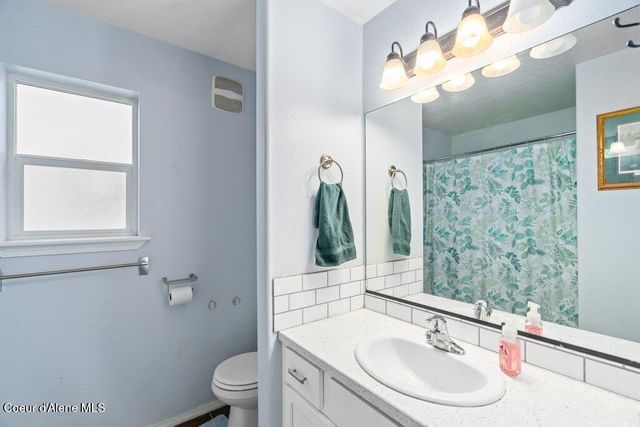 8067 N CROWN POINTE ST, Post Falls, ID 83854