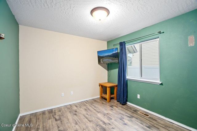 8067 N CROWN POINTE ST, Post Falls, ID 83854