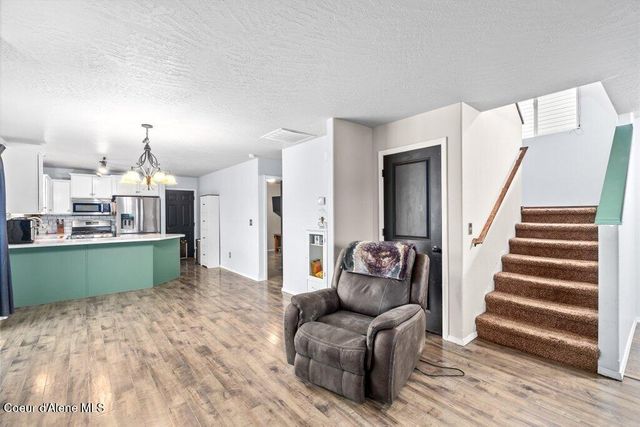 8067 N CROWN POINTE ST, Post Falls, ID 83854