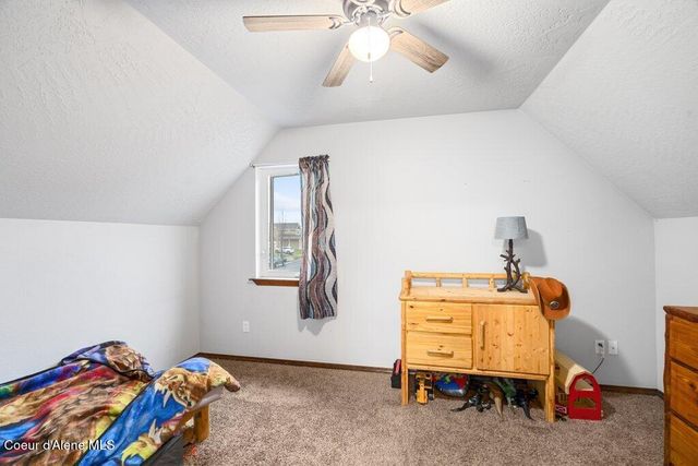 8067 N CROWN POINTE ST, Post Falls, ID 83854