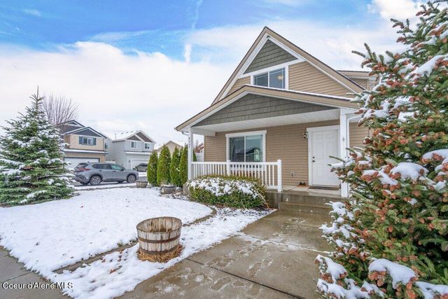 8067 N CROWN POINTE ST, Post Falls, ID 83854