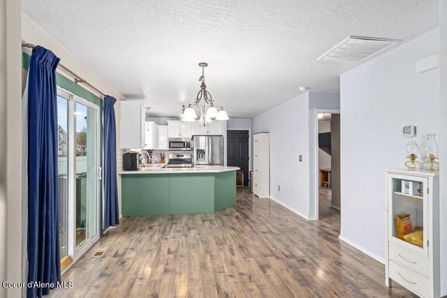 8067 N CROWN POINTE ST, Post Falls, ID 83854