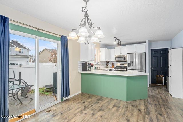 8067 N CROWN POINTE ST, Post Falls, ID 83854