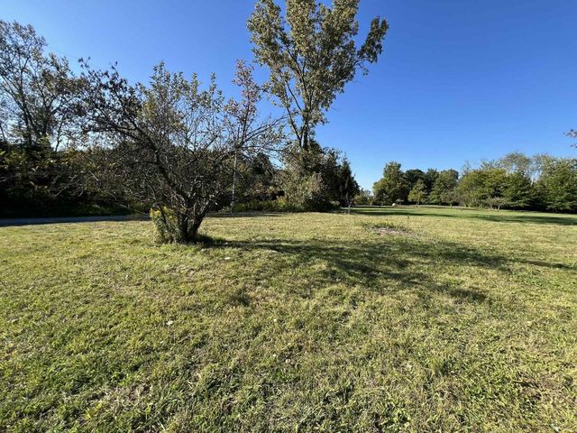 5615 PECK Road, Erie, PA 16510