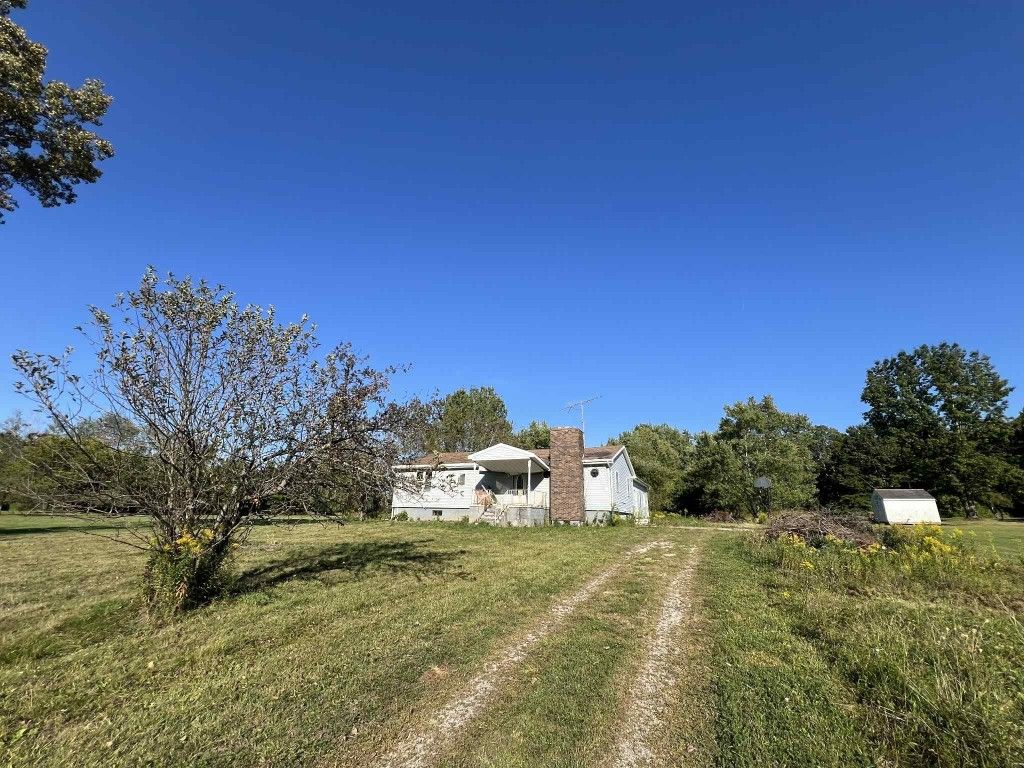 5615 PECK Road, Erie, PA 16510