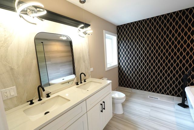 9615 S California Avenue, Evergreen Park, IL 60805