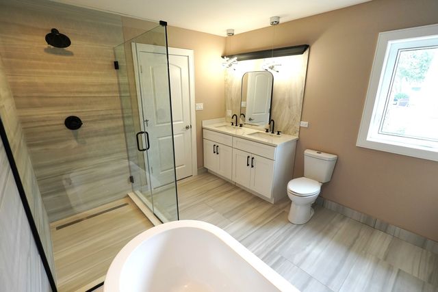 9615 S California Avenue, Evergreen Park, IL 60805