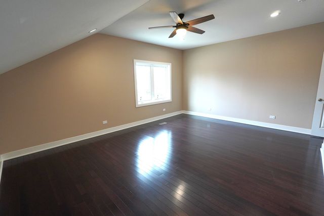 9615 S California Avenue, Evergreen Park, IL 60805