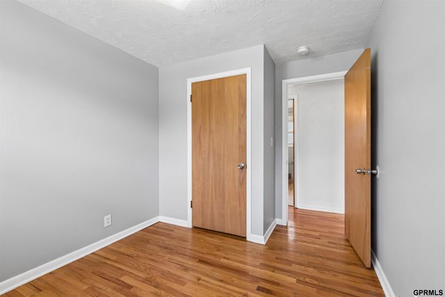 7744 Western Avenue, Omaha, NE 68114