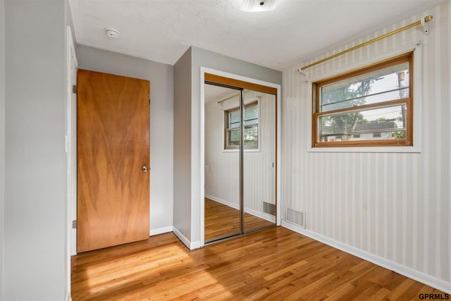 7744 Western Avenue, Omaha, NE 68114
