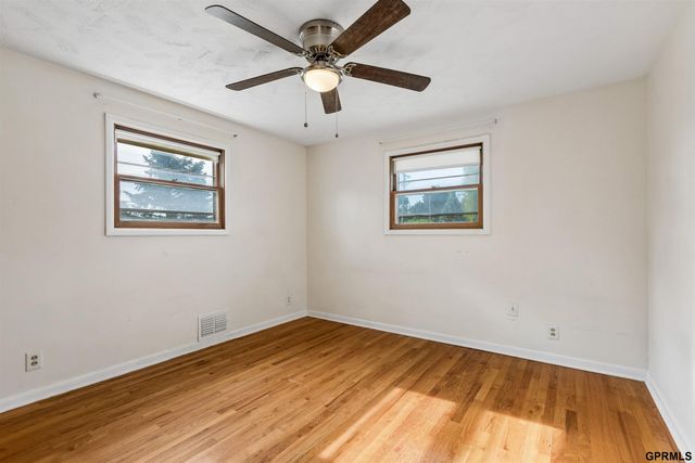 7744 Western Avenue, Omaha, NE 68114