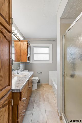 7744 Western Avenue, Omaha, NE 68114