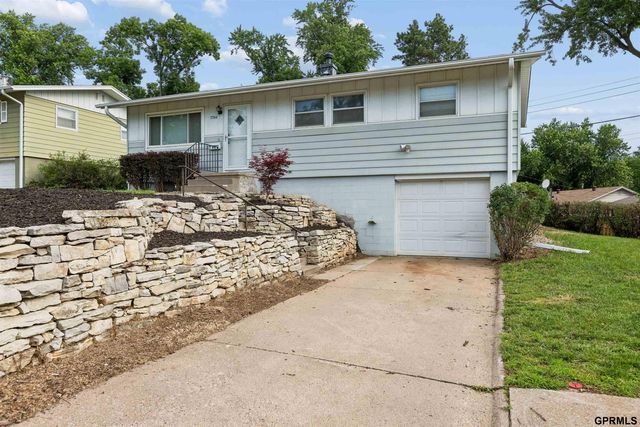 7744 Western Avenue, Omaha, NE 68114
