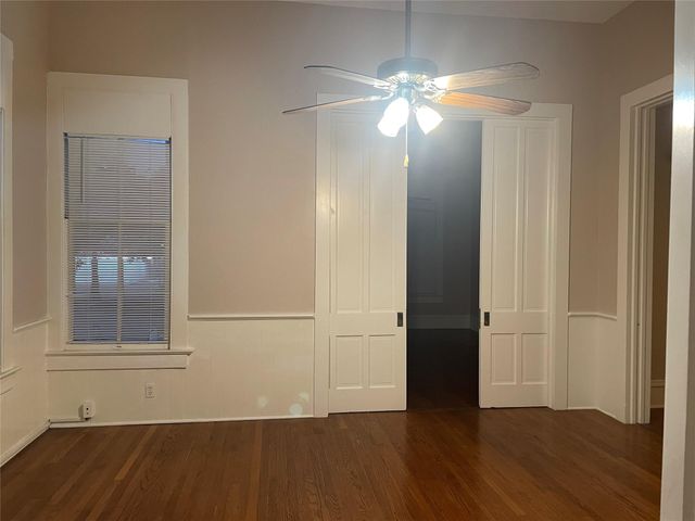 1909 Broadway Street UP, Galveston, TX 77550