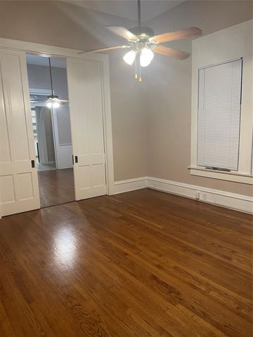 1909 Broadway Street UP, Galveston, TX 77550