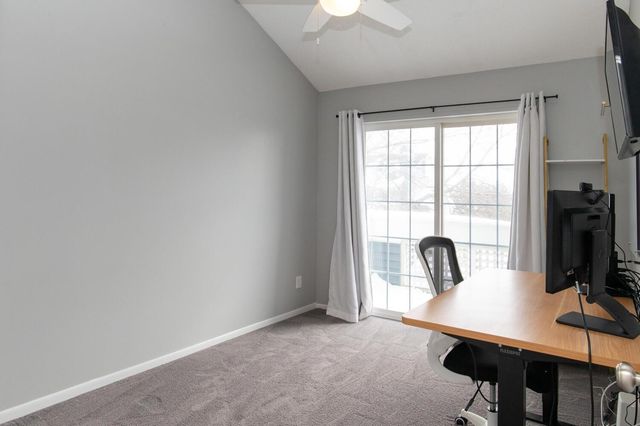 15665 24th Avenue N H, Plymouth, MN 55447