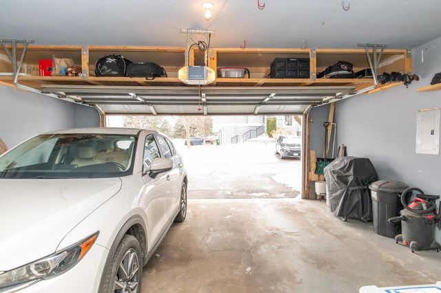 15665 24th Avenue N H, Plymouth, MN 55447