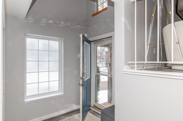 15665 24th Avenue N H, Plymouth, MN 55447