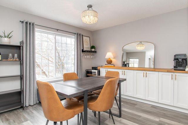 15665 24th Avenue N H, Plymouth, MN 55447