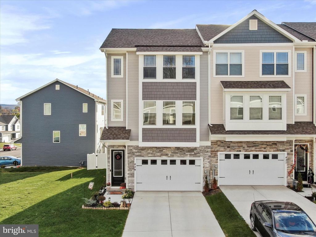 429 ABIGAIL AVE, Waynesboro, PA 17268