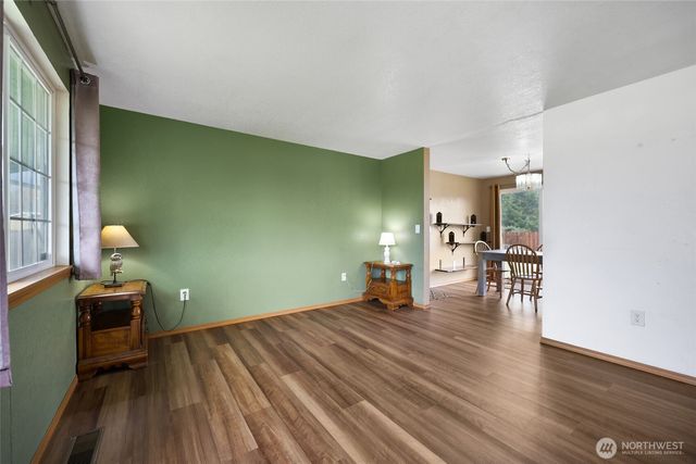 17932 Camus Drive SW, Rochester, WA 98579