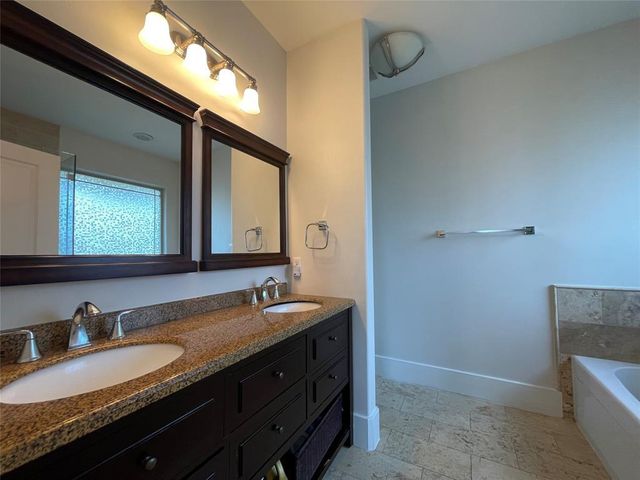 1007 Taulbee LN B, Austin, TX 78757