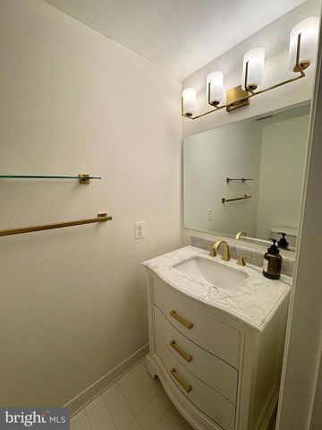 43511 EVIAN LN, Chantilly, VA 20152