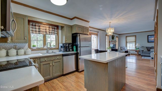 13 Wood Duck Place, Waterford, NY 12188