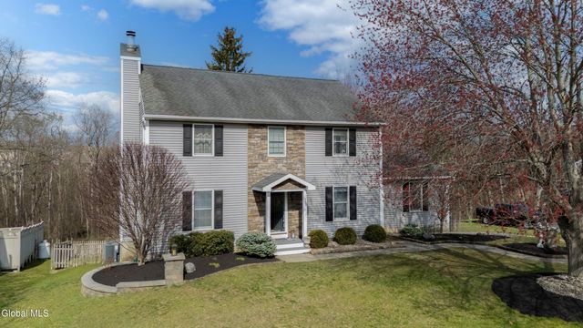 13 Wood Duck Place, Waterford, NY 12188