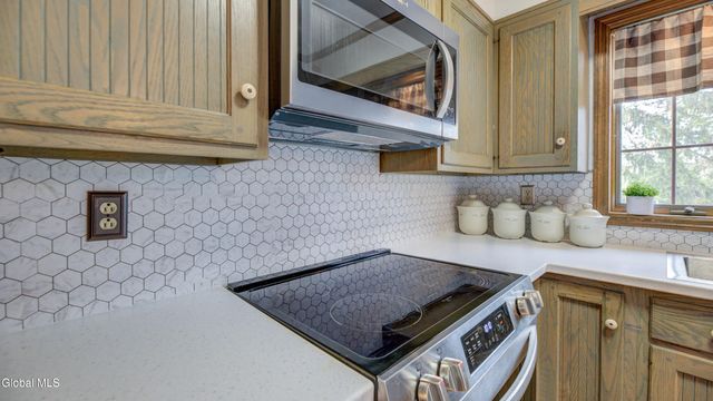 13 Wood Duck Place, Waterford, NY 12188