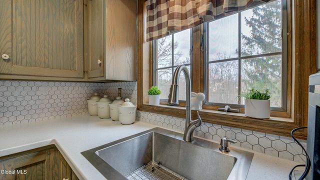 13 Wood Duck Place, Waterford, NY 12188