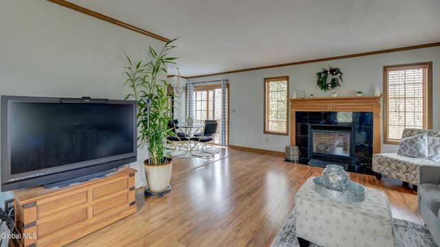 13 Wood Duck Place, Waterford, NY 12188
