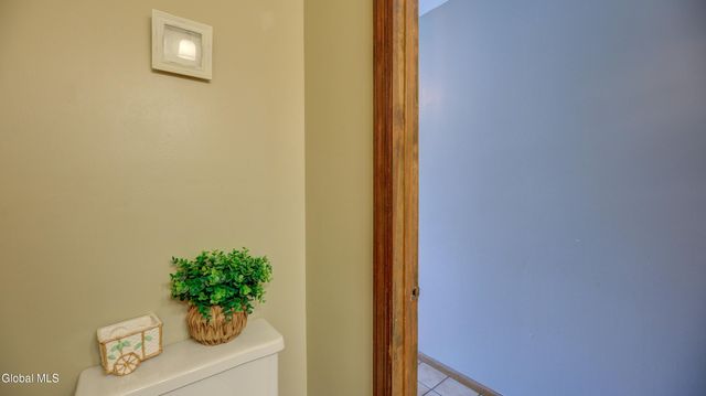 13 Wood Duck Place, Waterford, NY 12188