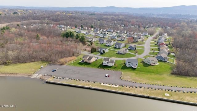 13 Wood Duck Place, Waterford, NY 12188