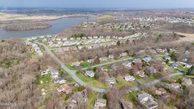 13 Wood Duck Place, Waterford, NY 12188