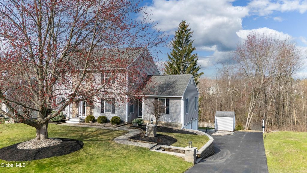 13 Wood Duck Place, Waterford, NY 12188