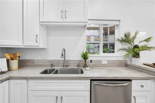 4301 Fulton Ave 105, Sherman Oaks, CA 91423
