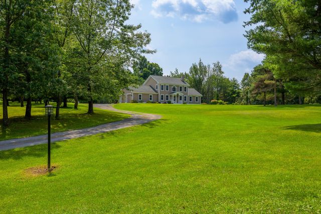 33 Wildflower Road, Kinderhook, NY 12106