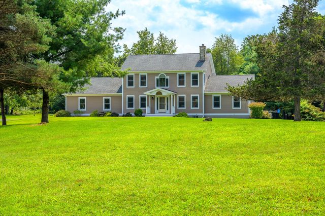 33 Wildflower Road, Kinderhook, NY 12106