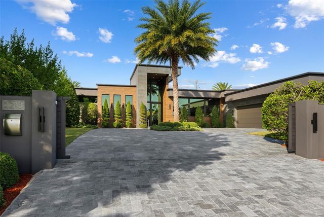 2213 NE 37th Dr, Fort Lauderdale, FL 33308